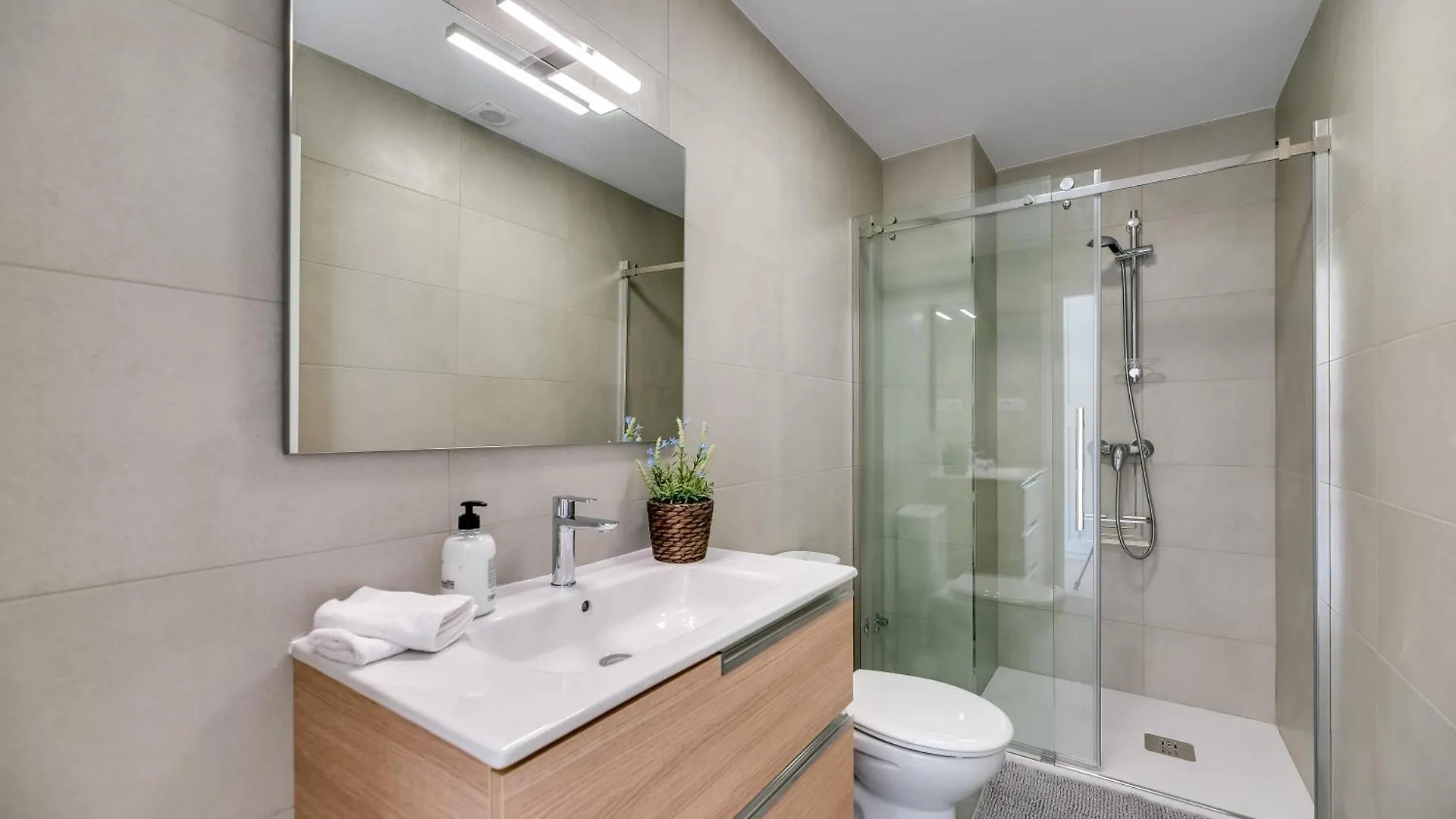 Las Palmeras Beach Duplex Penthouse Benalmadena Apartment